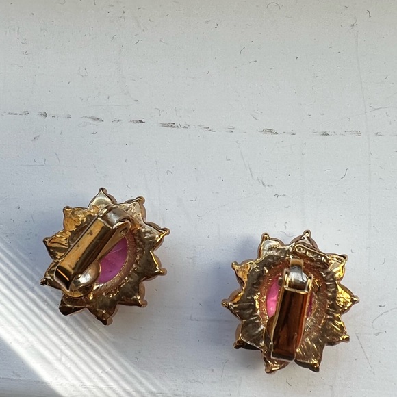 Pink rhinestone ear clips - Picture 8 of 9